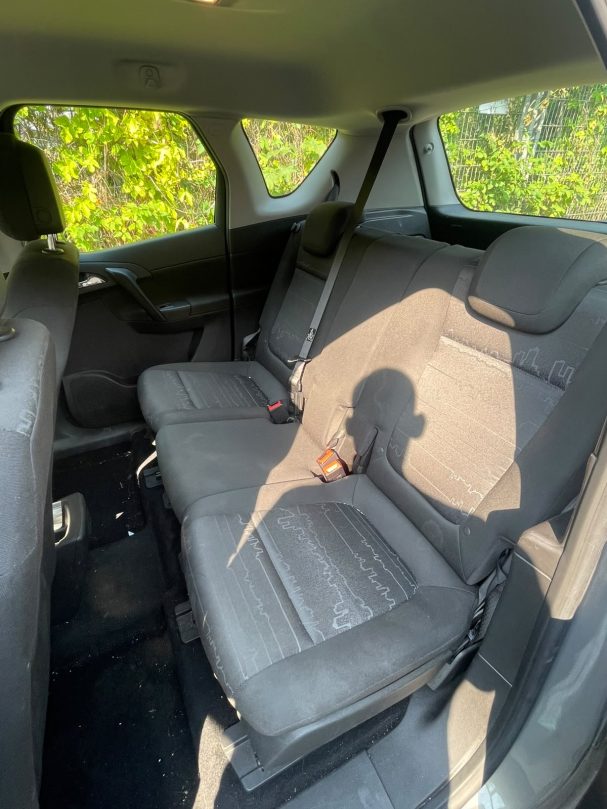 Opel Meriva, guter Zustand, leichter Schaden, TÜV vorhanden, 3700 €