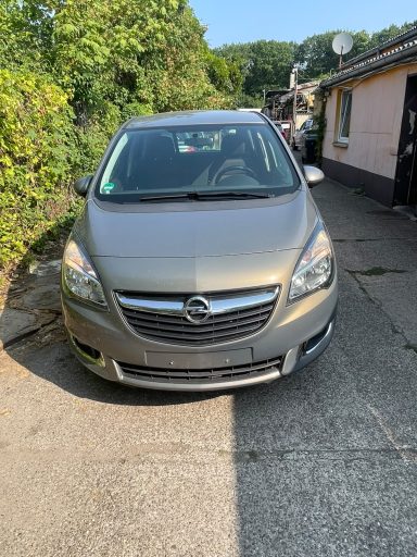 Opel Meriva, 99000 km, 3700 € , Zylinderkopfdichtung, beschädigt, 